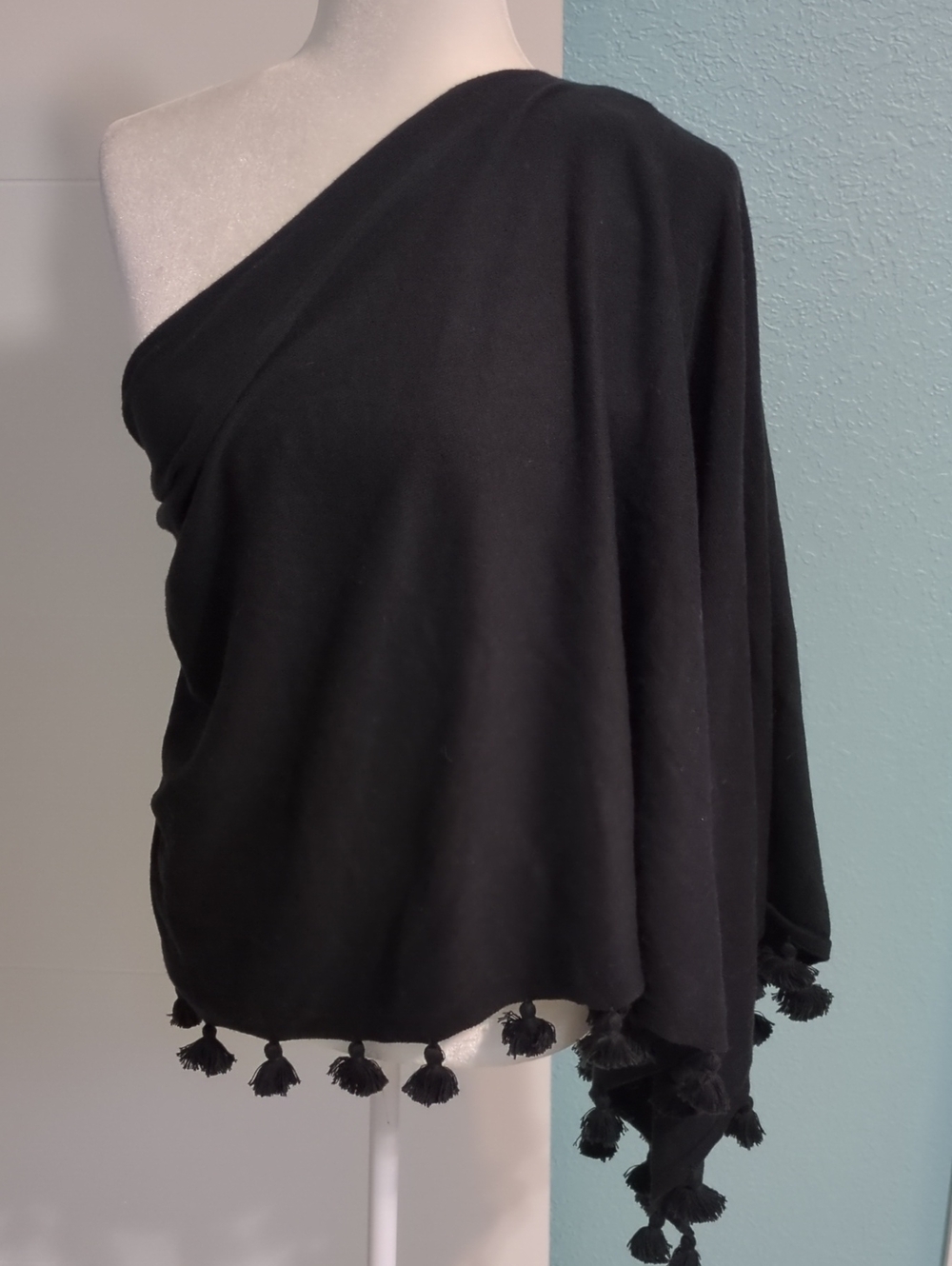 Cotton Cashmere Black Women’s Off-Shoulder Topper WTassel Hem Sz O Boho Layering